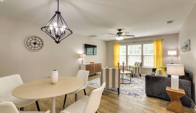 Charming North Charleston Townhome - Pets Welcome!