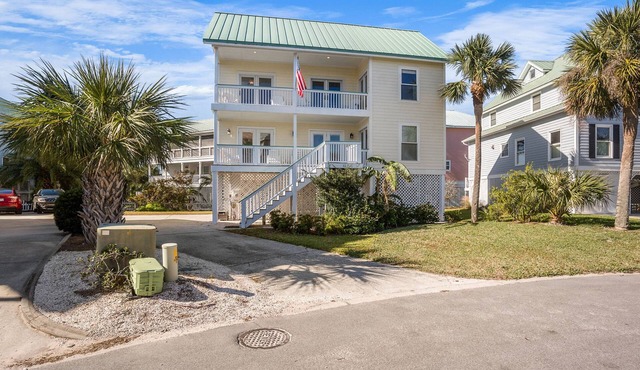 Charming Ocean View Retreat- Steps to the Beach and Pool- Resort-Style Amenities