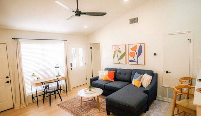 Charming Oak Hill Bungalow/Family Friendly - Quiet Neighborhood