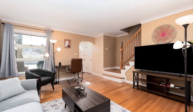 Charming Oak Park Retreat