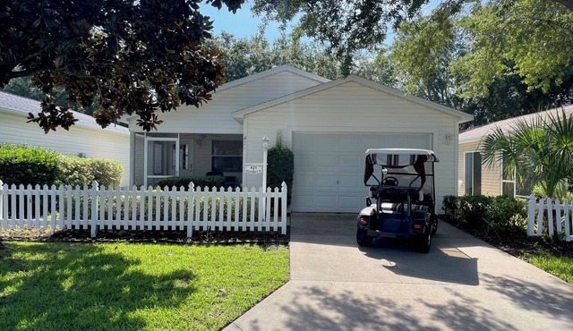 Charming Oasis in The Villages - Pet-Friendly Paradise w/Golf Cart!