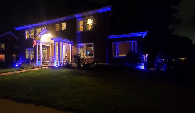 Charming Oasis in the Heart of Oswego!! Your Home Away from Home 🏡✨!!