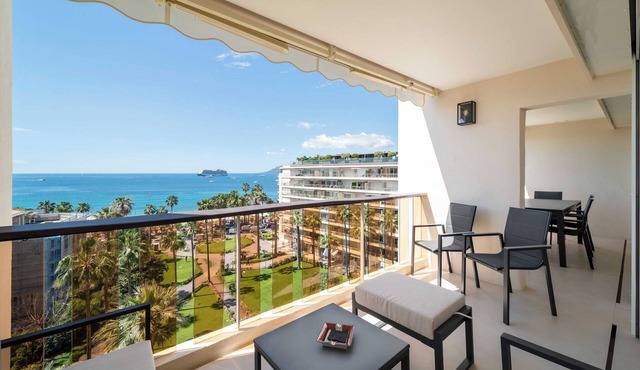 Charming oasis with terrace 4 BD/8P - Cannes