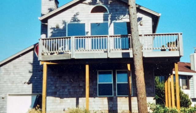 CHARMING OCEAN VIEW BEACH HOUSE MCA#496