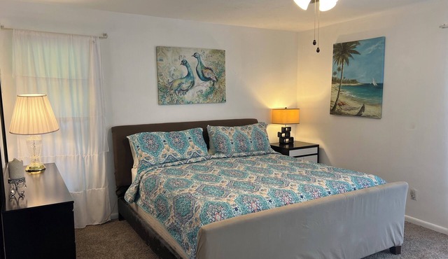 Charming old fashioned 2-bedroom bungalow in Lehigh Acres