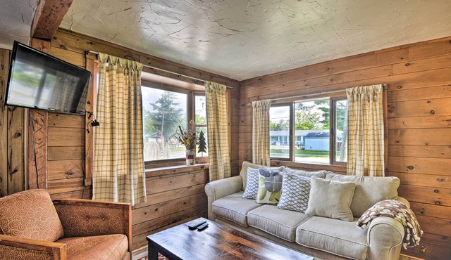 Charming Old Forge Home - Walk to Town & River!