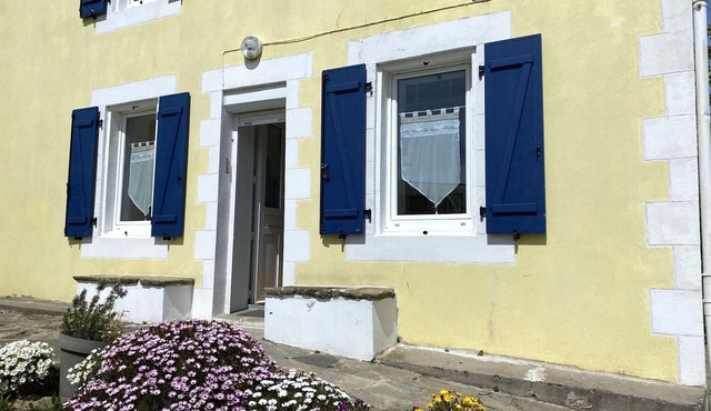 Charming old house with garden near Groix port
