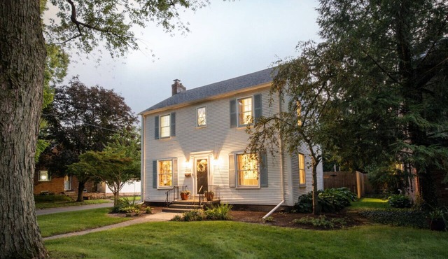Charming Old Orchard home with fenced yard
