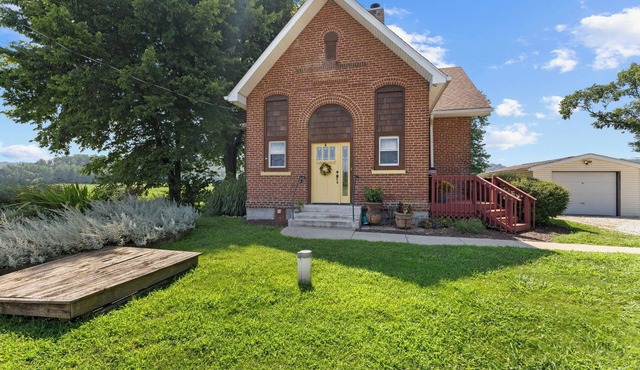 Charming old schoolhouse in a rural setting between Bloomington and Indianapolis