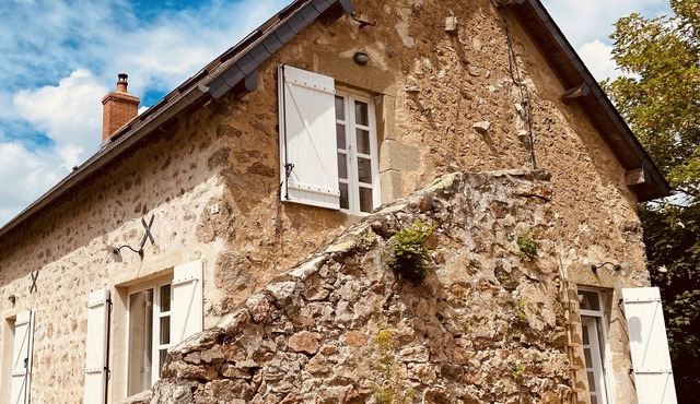 Charming old stone house in the Morvan, tastefully restored, comfortable (WLAN)
