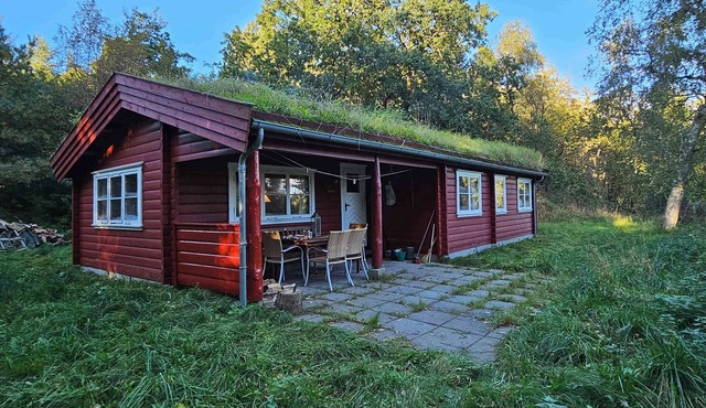 Charming older cottage in nature