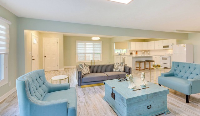 Charming Omaha Getaway - 3 Mi to Baxter Arena!