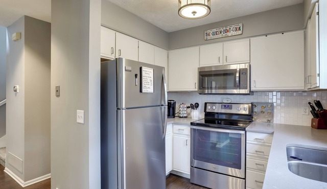 Charming Omaha Vacation Rental: 1 Mi to Downtown!