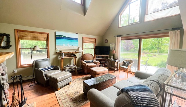 Charming Omena house. Close to beach, Suttons Bay, Northport. A/C. Pet okay.