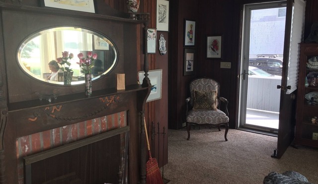 Charming one-bedroom beach-front apartment with deck and friendly neighborhood.