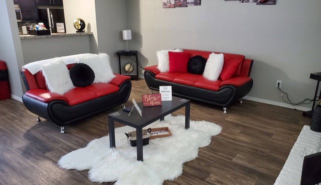 Charming One-Bedroom Townhome near AT&T Stadium