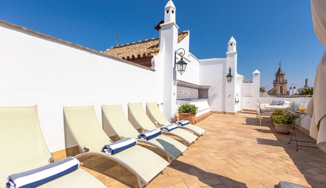 Charming one-bedroom with Andalusian patio