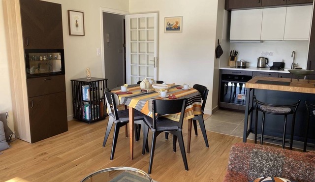 Charming one-bedroom apartment with Wi-Fi in the resort center
