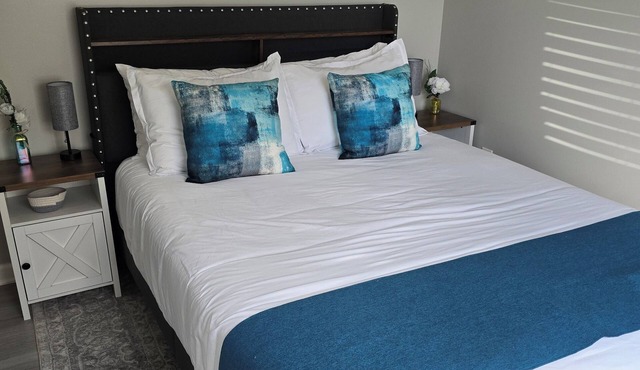 Charming one level 2-bedroom townhome in brilliant Lebanon!