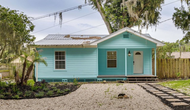 Charming Orange Park Home Near Doctors Lake!