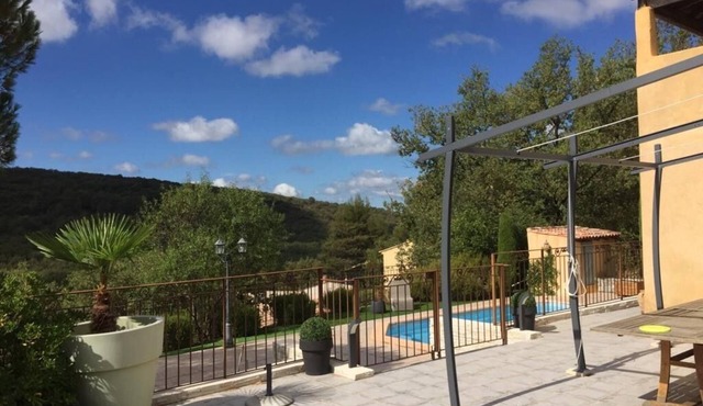 Charming Provencal house with panoramic view, 5 minutes from the Verdon