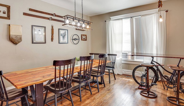 Charming Paris House ~ 1 1/2 Mi to Canyon!