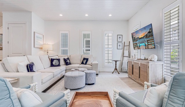 Charming Parkside Cottage@Cinnamon Shore North w/Easy Amenity Access!