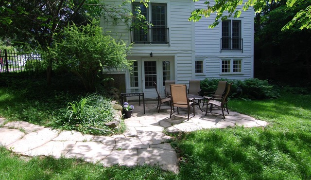 Charming Patio Apartment – ideally located near Arboretum, Downtown, UM Hospital