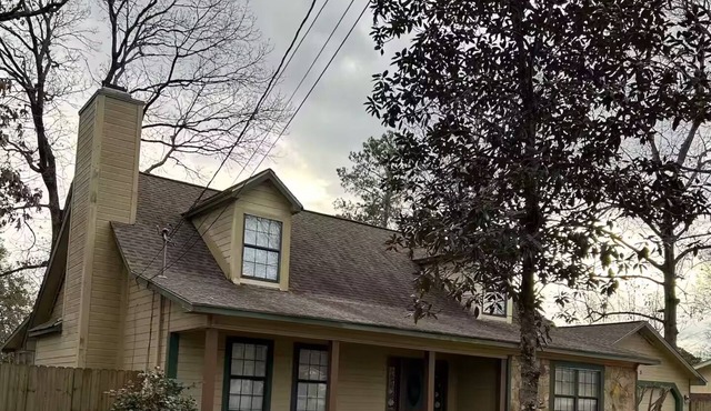 Charming, peaceful & spacious 3/2 house with sunroom, WiFi, AC in Warner Robins