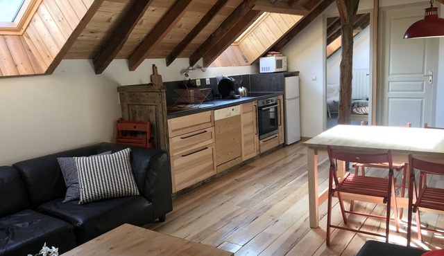 Charming Penthouse with a Garden - 4 mins from the ski slopes