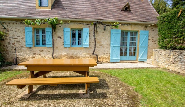 Charming Perigord house with jacuzzi, 2 bedrooms near Monpazier