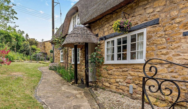 Charming period dog friendly cottage - Tythe Barn Cottage