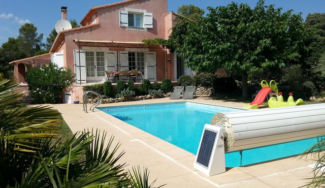 Charming pet friendly Provencal home with air con and outdoor heated pool