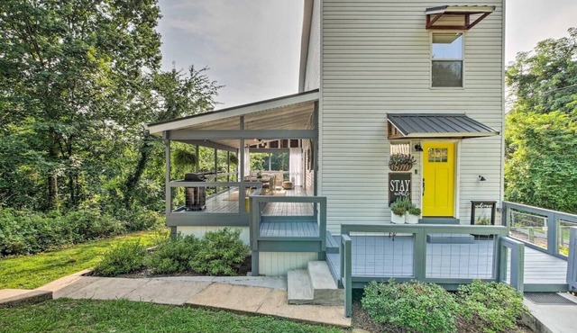 Charming Pet-Friendly Chattanooga Home, 3 Mi to Dtwn!