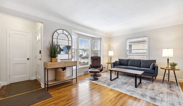Charming Pet-Friendly 2BR Duplex Haven