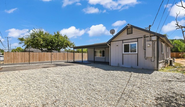 Charming pet-friendly 2-bedroom house with WiFi, AC in beautiful Olivehurst