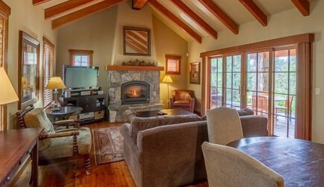 Charming Pet Friendly Cottage With Poma Lift Access | Private Hot Tub | Stunning Wood Interior