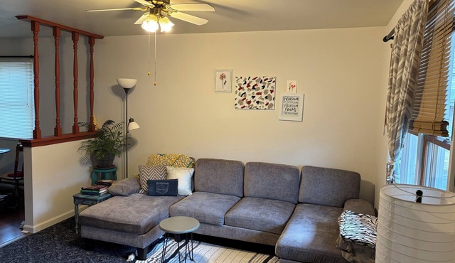 Charming, pet-friendly 2-bedroom house with WiFi, AC in delightful Lewistown