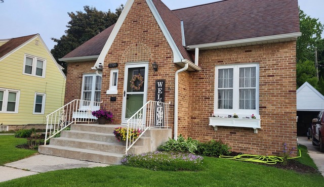 Charming Pet-friendly Home Close To The Green Bay Packers And Lake Michigan!