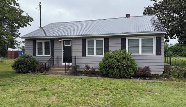 Charming, Pet Friendly 2 bedroom Cottage in Millsboro - close to golf and beach