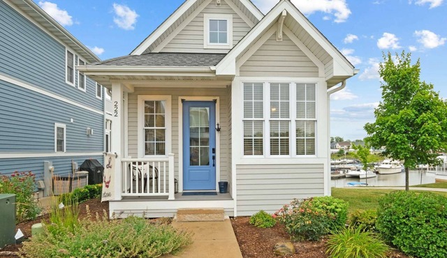 Charming, pet-friendly waterfront home