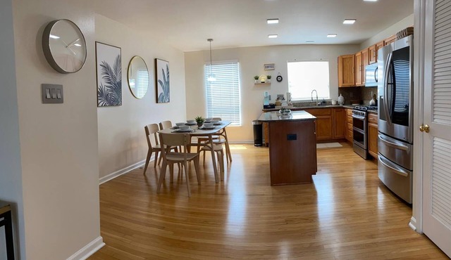 Charming Philadelphia Retreat 3BR Townhome, WiFi, AC & Private Garage Parking!