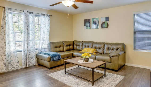Charming Phoenix Home, 13 Mi to Chase Field!