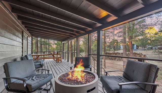 Charming Pines Cabin/Fireplace + BBQ Retreat