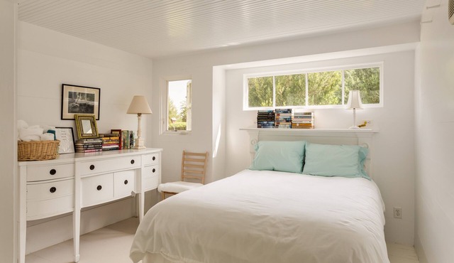 Charming Plainfields Cottage - Close to Charlottesville, Peaceful Outdoors