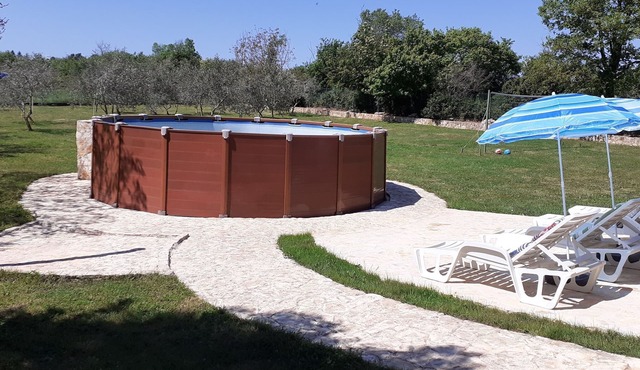 Charming Pool Home Near Pula