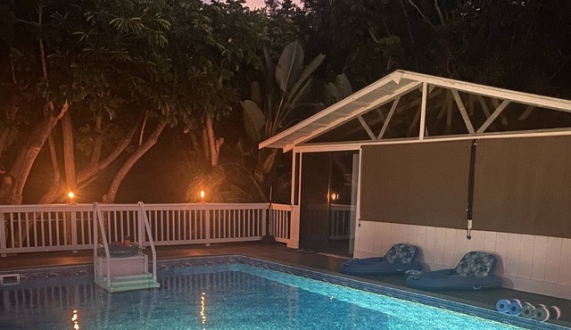 Charming Pool House with Kona Country Feel