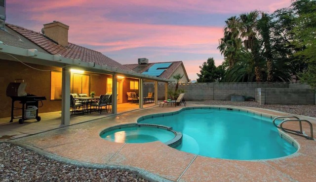 Charming Pool Retreat: 5BR LV Home w/Pool Table