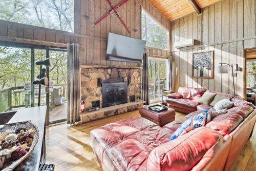 Charming Porter House in the heart of the Poconos chalet