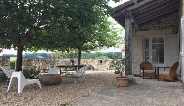 Charming property 15 kms from Brantome. 2 houses, sleeps up to 15.